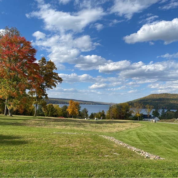 Meet your Posher, Courtney - Picture 1 of 1